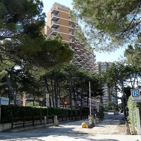 Apartament Splendido Attico, Piscina E Vista Mare Lignano Sabbiadoro Zewnętrze zdjęcie